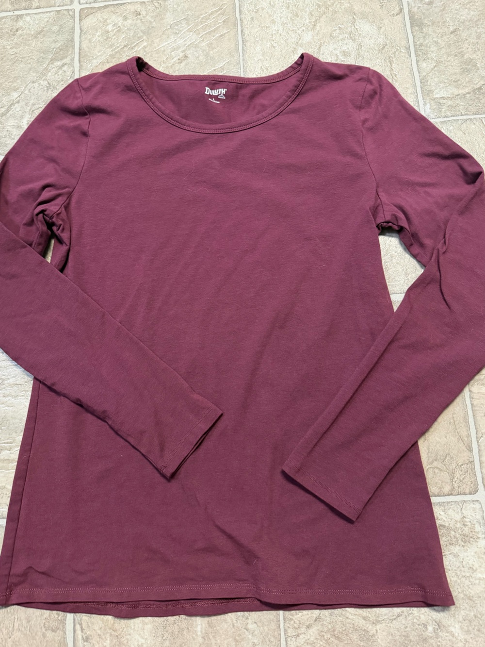 Duluth Trading Co Women's No-Yank Long Sleeve Maroon Crewneck Shirt
